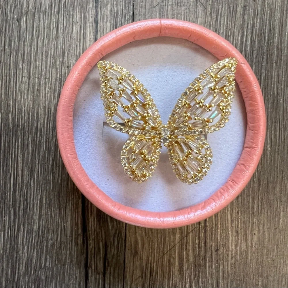 NWT Gold Butterfly Ring Rhinestone Fashion Jewelry Adjustable Back Solid Bling